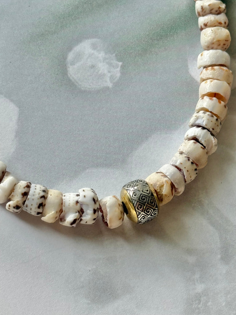 Surfing the waves necklace