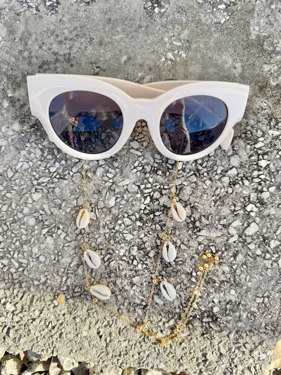 Shell Vibes Glasses Holder