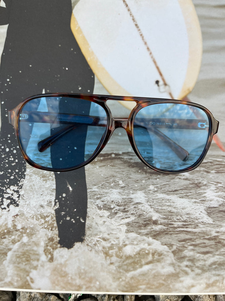 Malibú Sunnies, by Arvo X Mora