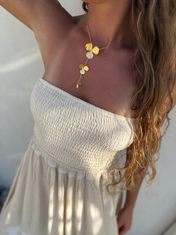 Lara L Falling blossom necklace