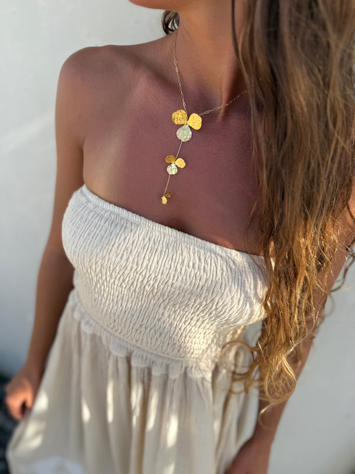 Lara L Falling blossom necklace