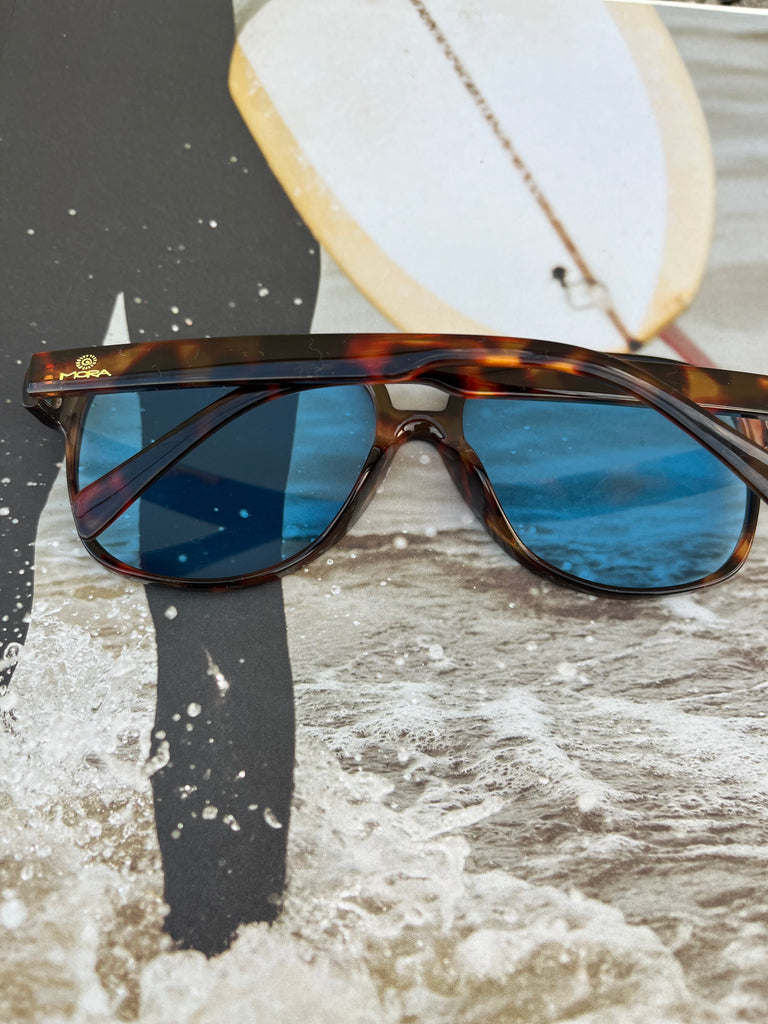 Malibú Sunnies, by Arvo X Mora