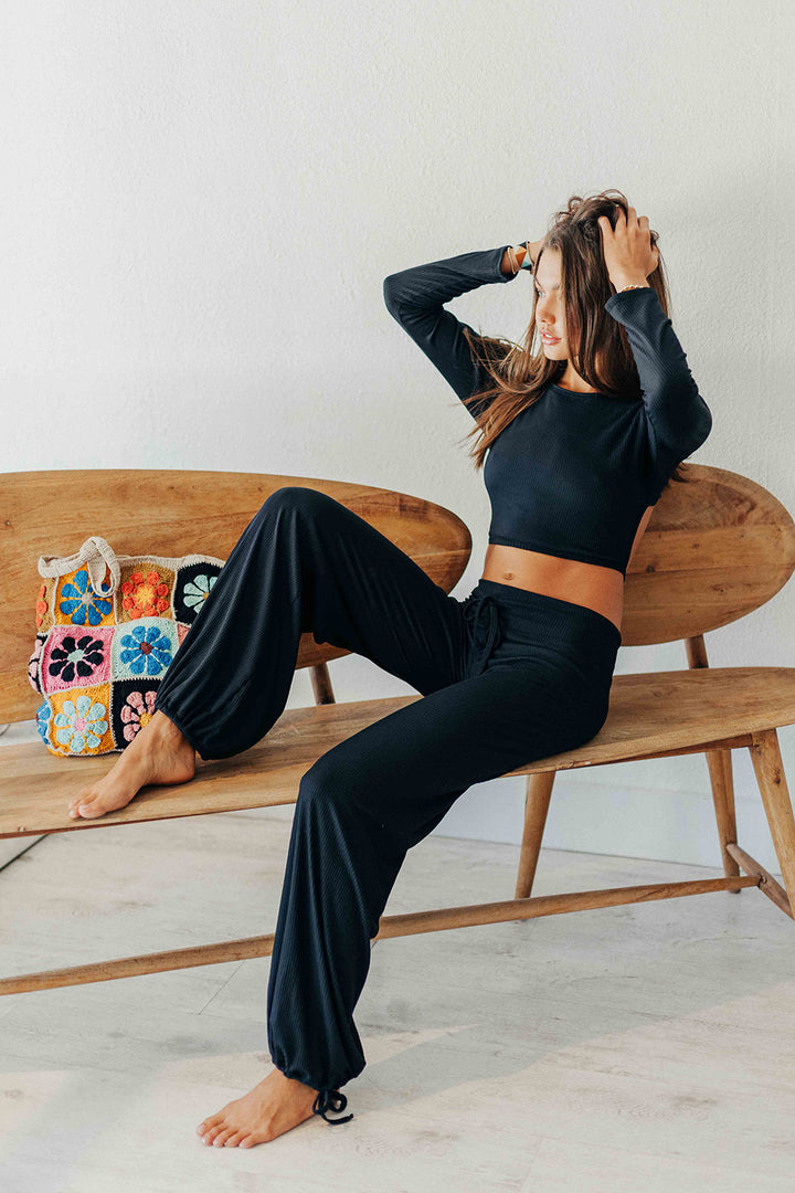 Black Current Ribbed Gaucho Pants